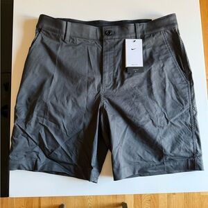 NWT Nike men’s standard fit golf shorts
